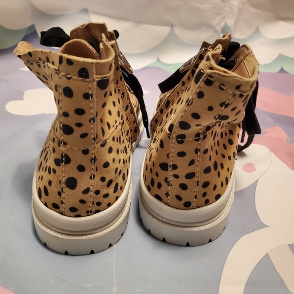 Dolce Vita Tan Cheetah Print Falcon Booties - Picture 4 of 10